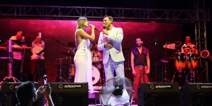 Tavas’ta Zeybek, Kültür ve Sanat Festivali’nde Rafet El Roman rüzgarı esti