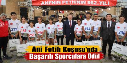 Ani Fetih Koşusu’nda Başarılı Sporculara Ödül