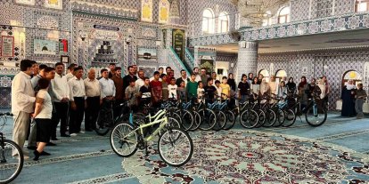 Dicle Kaymakamı Atış’tan Kur’an kurslarındaki bilgi yarışması ve futbol turnuvasında dereceye girenlere ödül