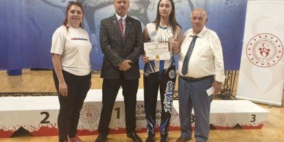 Kütahya’nın gururu Elif Kaya, Milli Takım yolunda