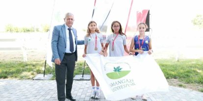 Osmangazi Belediyesi gençleri spor yapmaya teşvik ediyor