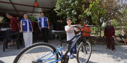 Yangında bisikleti yanan Umut’un bisiklet sevinci
