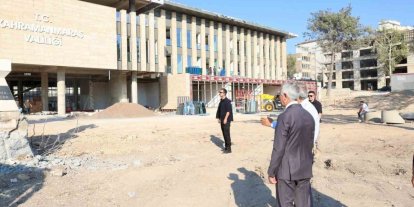 Vali Ünlüer, yeni hükümet konağı inşaatını inceledi