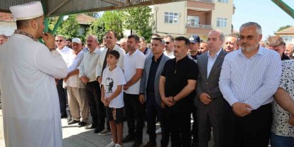 Kanala düşen otomobilde hayatını kaybeden Emircan toprağa verildi
