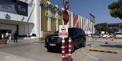 AVM’nin otoparkında tepki çekti: 25 milyonluk araç ambulans alanına park edildi