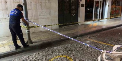 Çatıdan kopan beton parçaları korkuttu