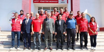 Vali Makas Kızılay afet merkezine inceledi