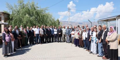 Vali Aydoğdu Cemal Gürsel Mahallesi’nde vatandaşların taleplerini dinledi