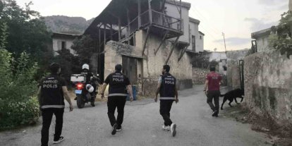 Kozan’da narkotik uygulamasında aranan terör örgütü üyesi yakalandı