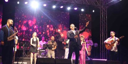 Alaçam Geyikkoşan’da Rafet El Roman rüzgarı