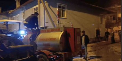 Muhtarın erken müdahalesi yangının büyümesini önledi