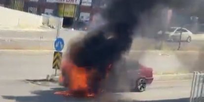 Seyir halindeki otomobilde yangın çıktı