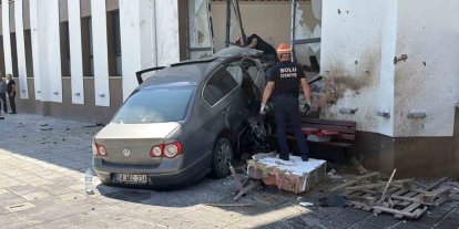 Bolu’da 84 metre savrulup caminin imam odasına dalan aracın sürücüsü alkollü çıktı: 290 bin lira ceza kesildi