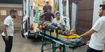 Motosiklet ile otomobil çarpıştı: 2 yaralı
