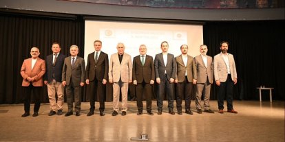 Vali Baruş, "Peygamberimiz ve güzel ahlak" konferansına katıldı