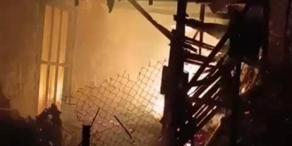 Hatay’da 2 katlı ahşap ev alevlere teslim oldu