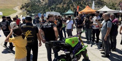 Erzincan’da ‘Ergan Motofest’ akrobasi şovuyla başladı