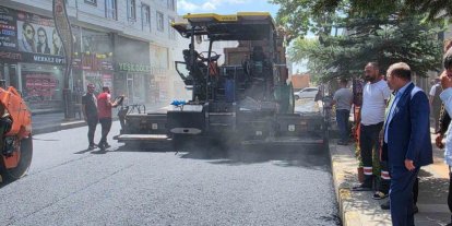 Kars’ta şehir içi yollarda asfalt seferberliği: Faikbey Caddesi yenileniyor