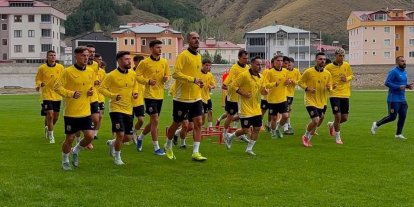 Bayburtspor’da kamp mesaisi sürüyor