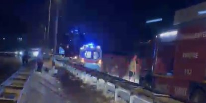 Otomobil bariyerlere çarparak devrildi: 1 yaralı