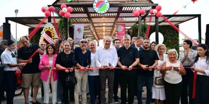 Kepez Belediyesi Bahçe Market’i Dokumapark’ta hizmete açtı