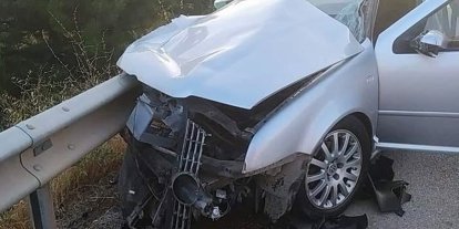 Otomobil ile yolcu otobüsü çarpıştı: 1 ölü