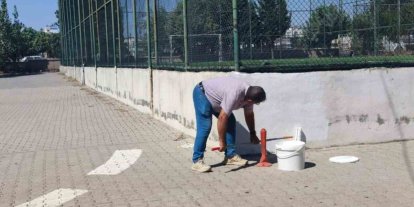 Fatih Anadolu Lisesi’nde okulun bakım ve onarımı personelin emeğiyle yapılıyor