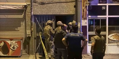 Çatıdan çatıya dolaştı, polisi saatlerce uğraştırdı
