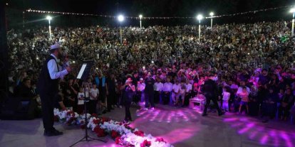 Kâhta Belediyesi’nin programında binlerce kişi aynı ilahide buluştu