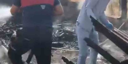 Hakkari’de çıkan yangında bir ev kullanılamaz hale geldi