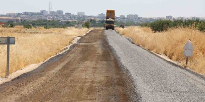 Hilvan’da 5 buçuk kilometrelik yol yenilendi