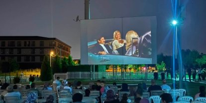 Kartepe’de açık havada sinema keyfi