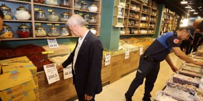 Başkan Mehmet Tahmazoğlu, zabıta ekipleriyle denetime katıldı