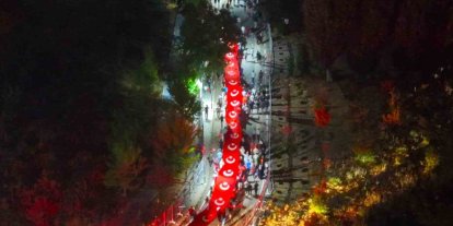 Malazgirt’te fener alayı ve bayrak yürüyüşü düzenlendi