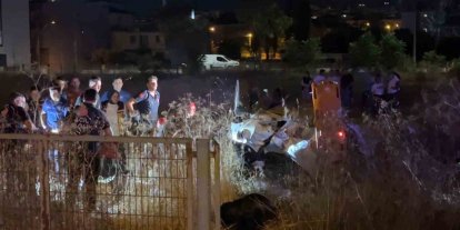 Direksiyon hakimiyetini kaybeden otomobil tarlaya uçtu: 5 yaralı