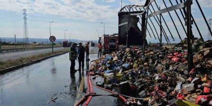 Tırın dorsesinde çıkan yangını itfaiye söndürdü