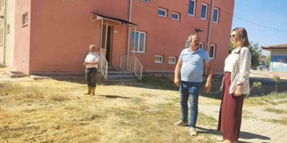 Altıntaş’ta köy okullarında tadilat çalışmaları sürüyor