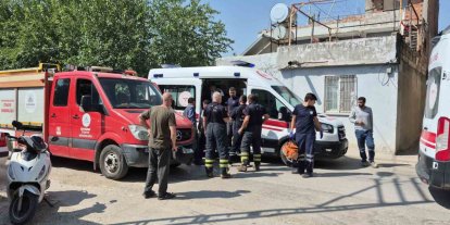 Yıkmaya çalıştığı ev üzerine çöktü: 1 yaralı