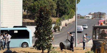Karabük’te 200 ağaç ve süs bitkisi toprakla buluşuyor