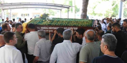 Denizli’de otomobilin çarptığı kadın son yolculuğuna uğurlandı