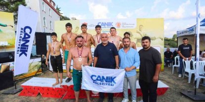 Canik güreşlerinde Başpehlivan Recep Taslak