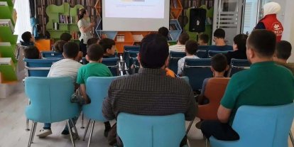 Gençlere dijital dünyanın riskleri anlatıldı