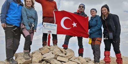 Ankara’dan Hakkâri’ye uzanan zirve macerası: 7 dağcı Reşko’yu aştı
