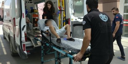 Bisiklet ile otomobil çarpıştı: 2 yaralı