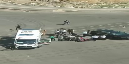 Diyarbakır’da motosiklet ile otomobil çarpıştı: 1 yaralı