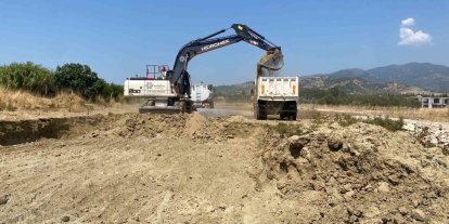 Büyükşehir’in ulaşım yatırımları 17 ilçede eş zamanlı olarak devam ediyor