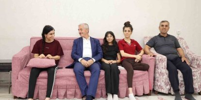 Mehmet Tahmazoğlu’ndan vatandaşlara ev ziyareti
