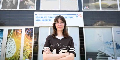 Mersin Büyükşehir Belediyesinin Kurs Merkezi ile önce liseyi ardından üniversiteyi kazandı