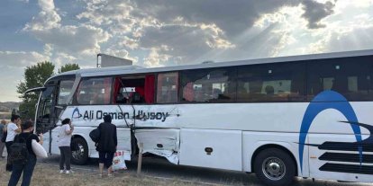 Kırıkkale’de yolcu otobüsü ve iki tır kavşakta çarpıştı: 1 yaralı