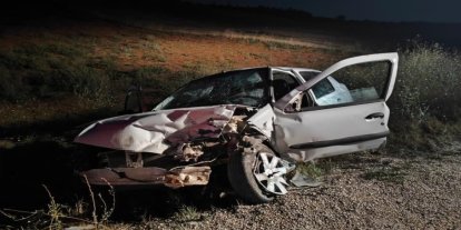 Isparta’da iki otomobil çarpıştı: 3 yaralı